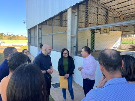 Left or right 526125041 18076344530510496 2652024615044639506 n